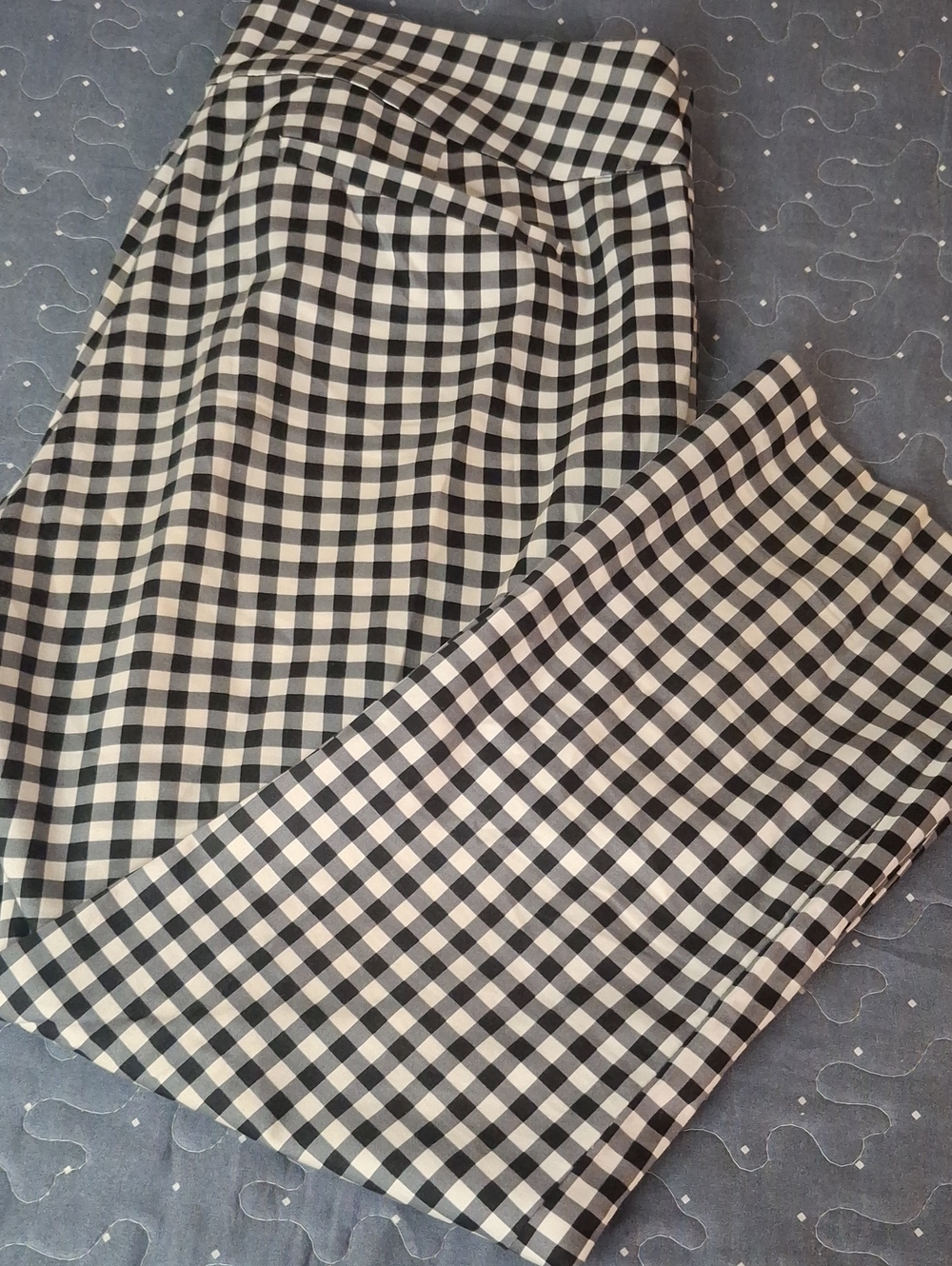New York & Company Cropped Pants in Black & White Size 6